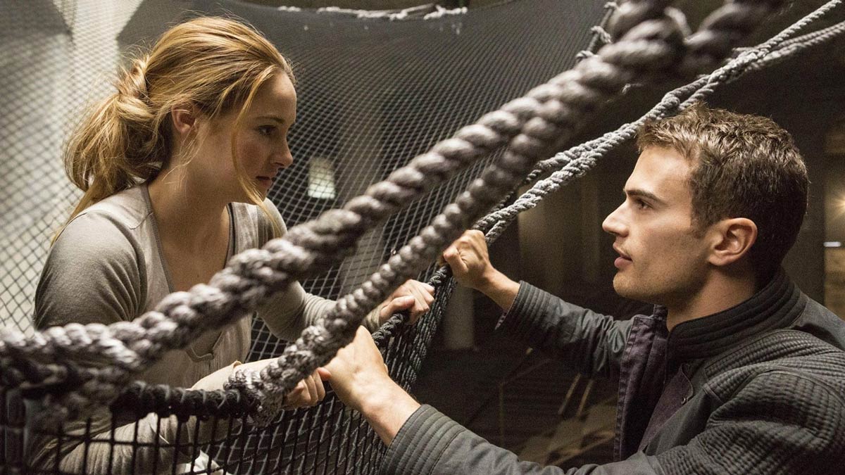 دانلود فیلم Divergent 2014 ( مجموعه سنت‌شکن: انشعاب پذیر ۲۰۱۴ ) با زیرنویس فارسی چسبیده