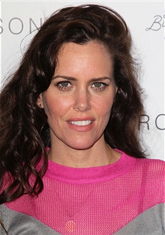 Ione Skye